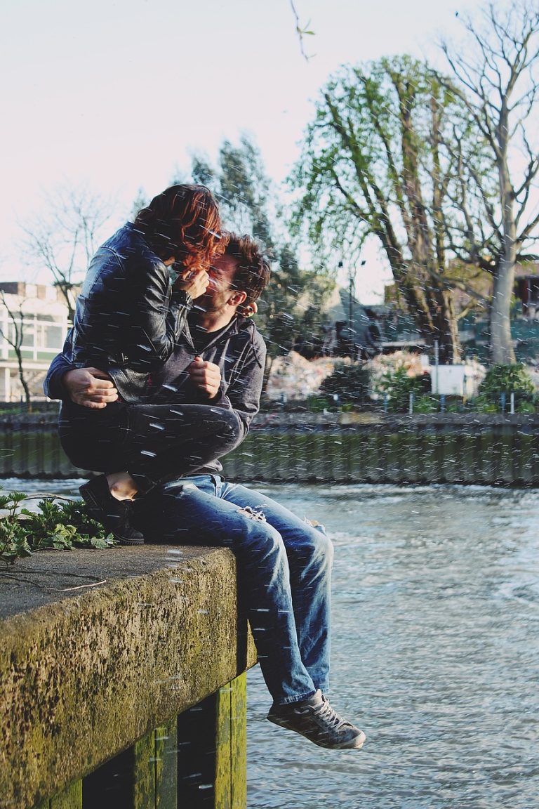 Couple's Online Love Match Inspires Unique Dating Service